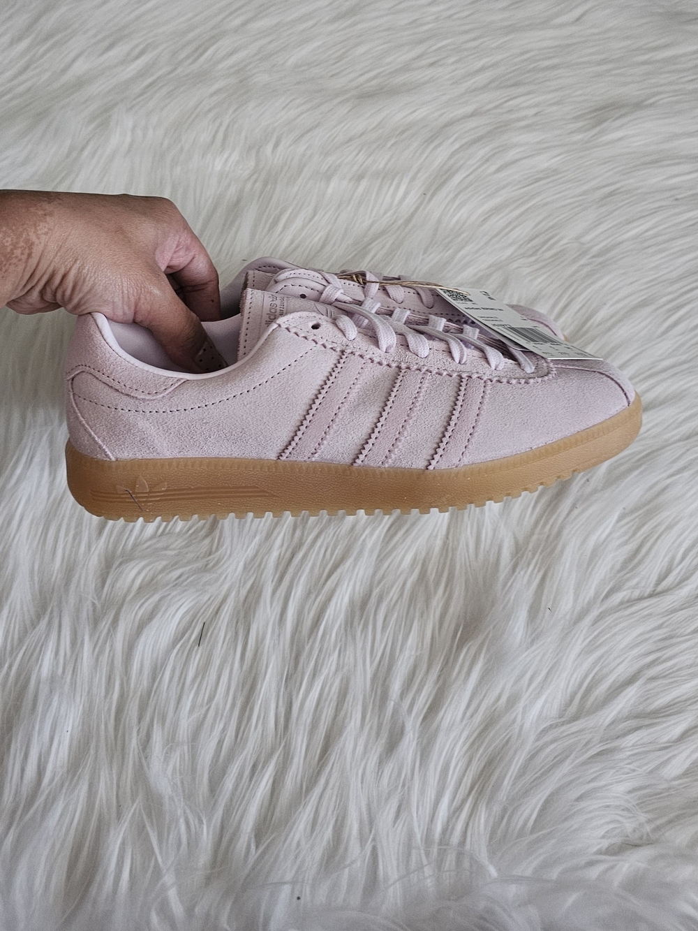 Adidas Originals Bermuda sneakers in Almost Pink | Clear Pink | Gum